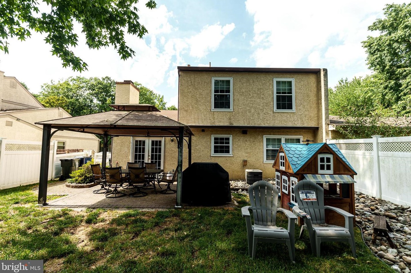 21 Bryan Dr, Franklin Township, NJ 08043