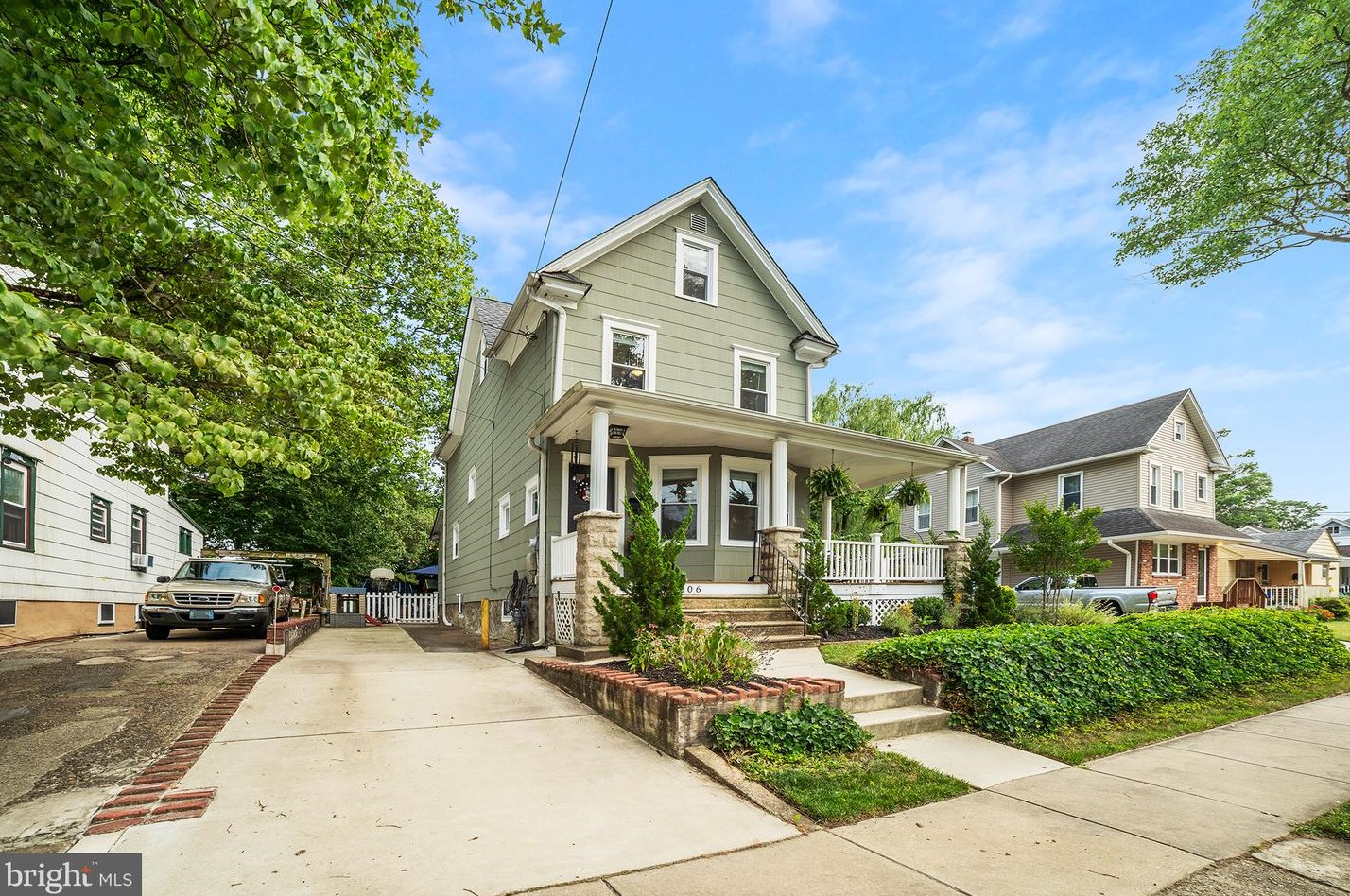 206 Albany Ave, Barrington, NJ 08007