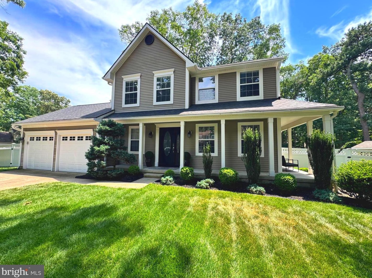 8 Elbow Ln, Erial, NJ 08081