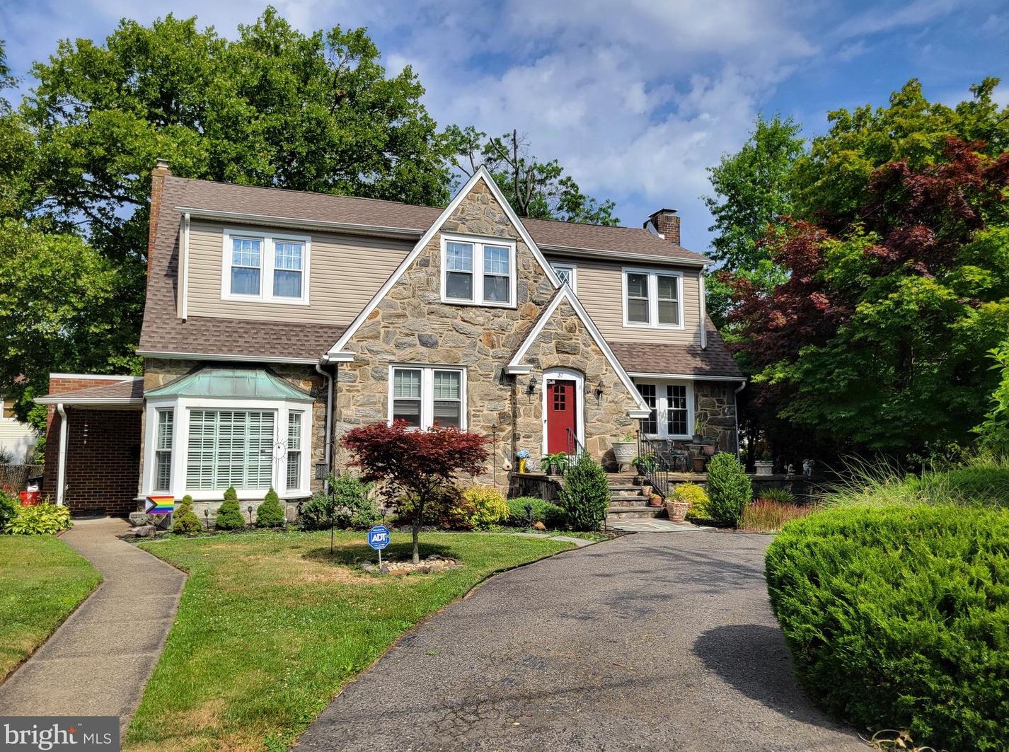 37 E Cuthbert Blvd, Camden, NJ 08108