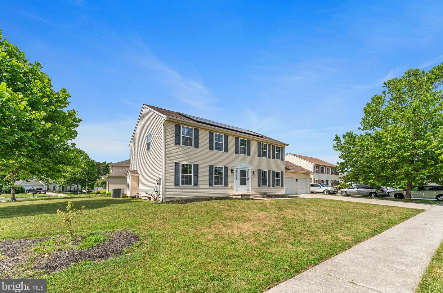 2 Friendship Ct, Erial, NJ 08081