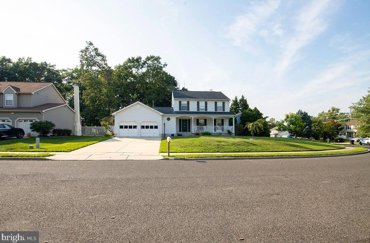 8 Greystone Ln, Erial, NJ 08081-4502