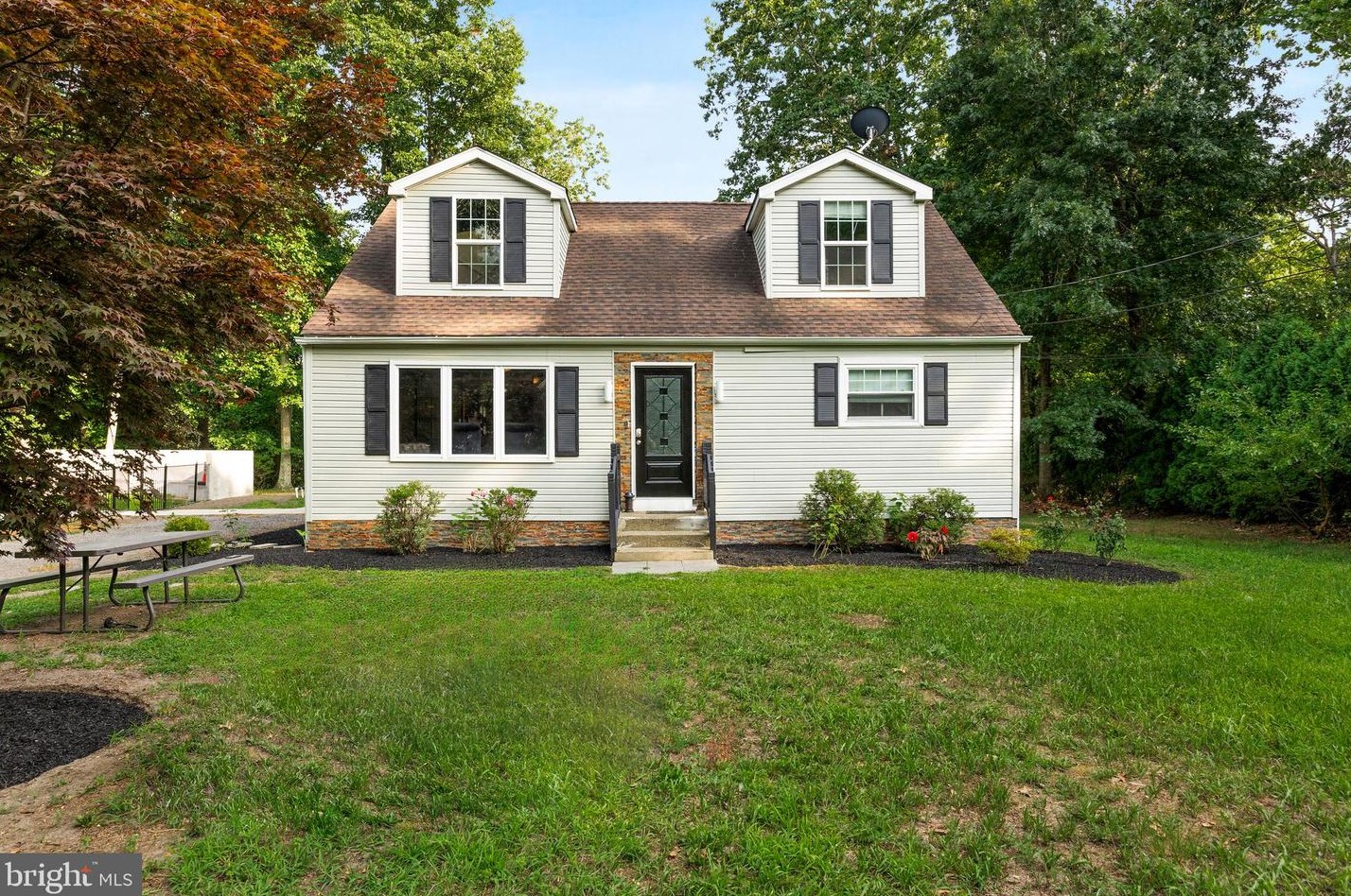 545 Hickstown Rd, Erial, NJ 08081