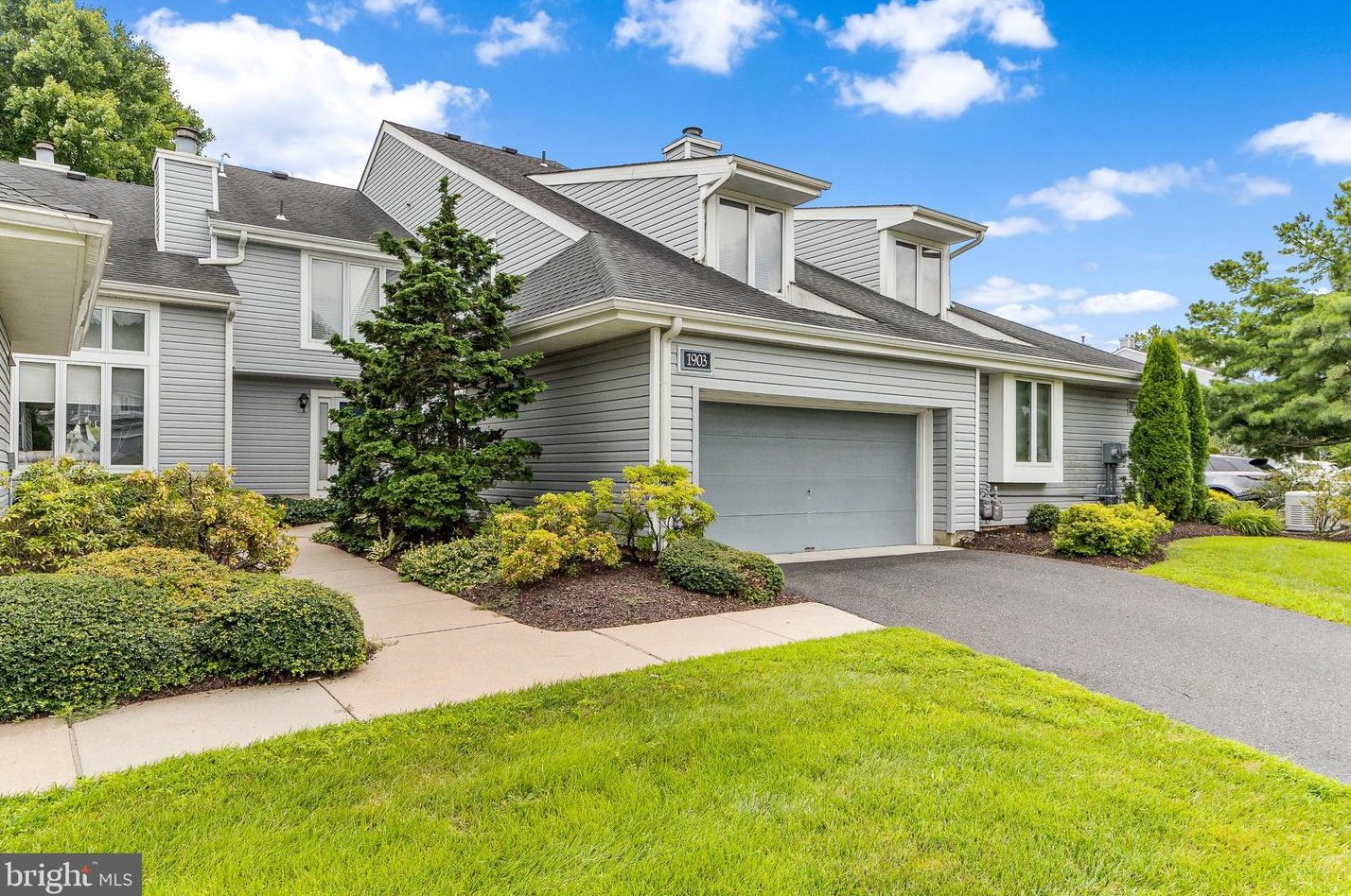 1903 Champlain Dr, Franklin Township, NJ 08043