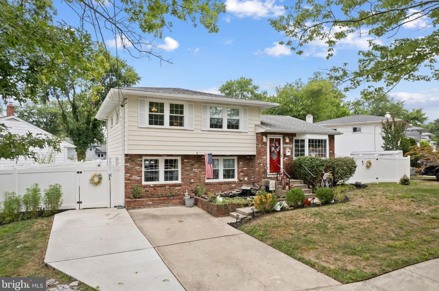 34 Enders Dr, Barrington, NJ 08007