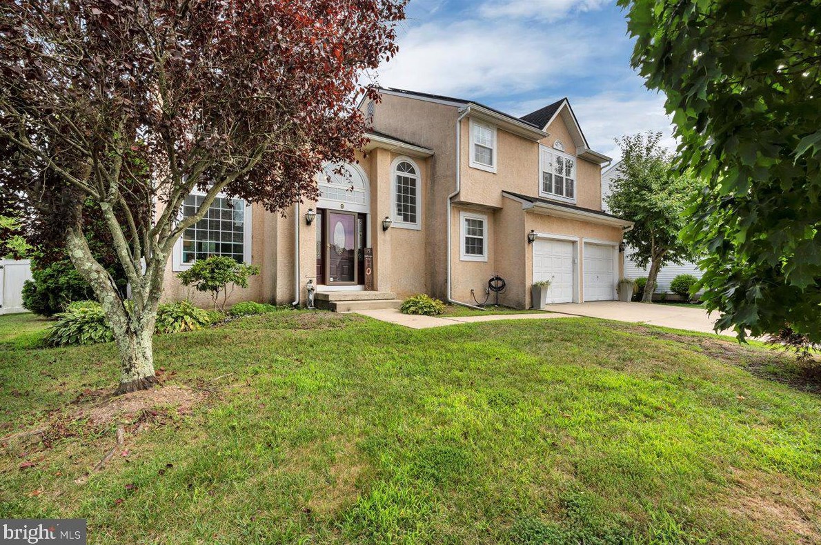9 Flagstone Dr, Erial, NJ 08081