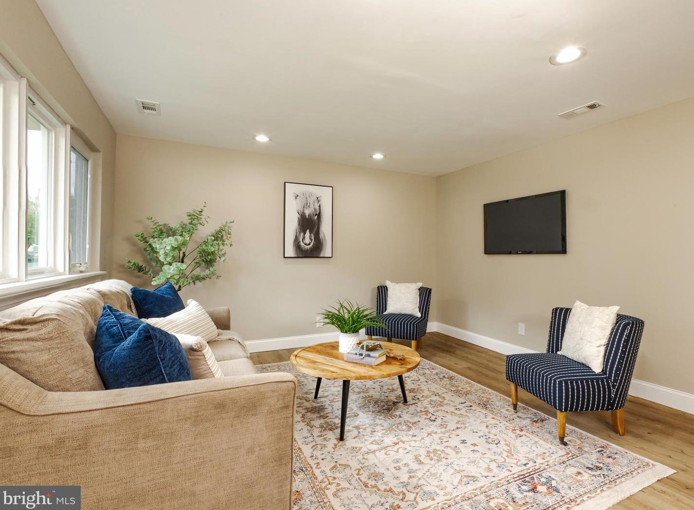 2404 Plantation Dr, Glendora, NJ 08029