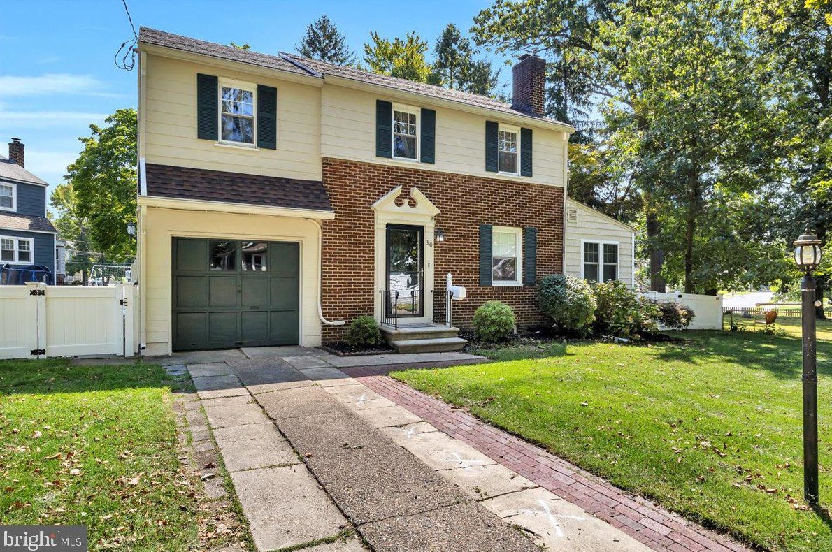 310 W Oakland Ave, Camden, NJ 08107