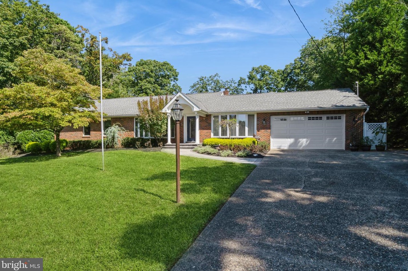 2 Blue Jay Terrace, Franklin Township, NJ 08043