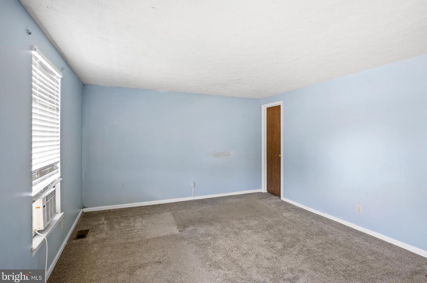 127 Villa Knoll Ct, Erial NJ  08081-2921 exterior