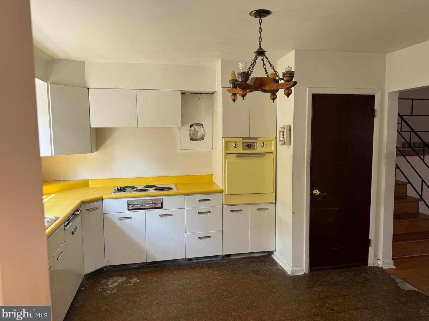 14 Devon Ct, Tavistock, NJ 08033