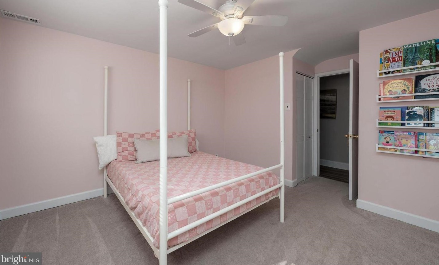 946 Chesterfield Rd, Haddonfield NJ 08033-3615 exterior