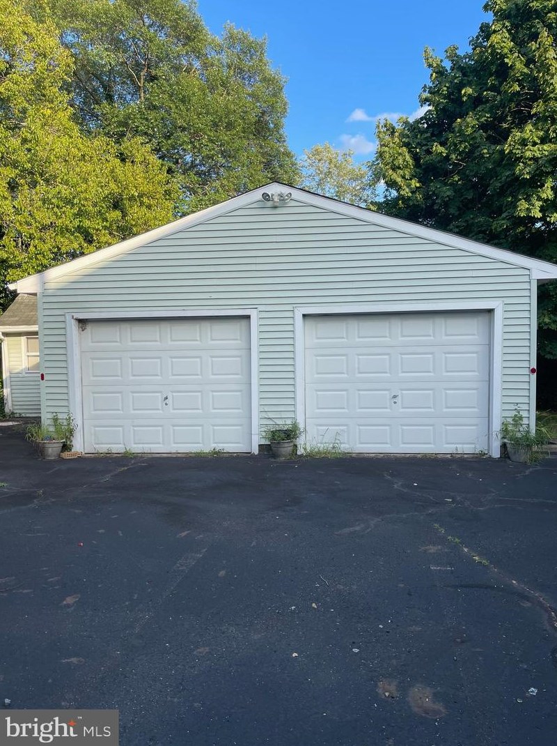 214 Cross Keys Rd, Berlin Boro, NJ 08009-9450