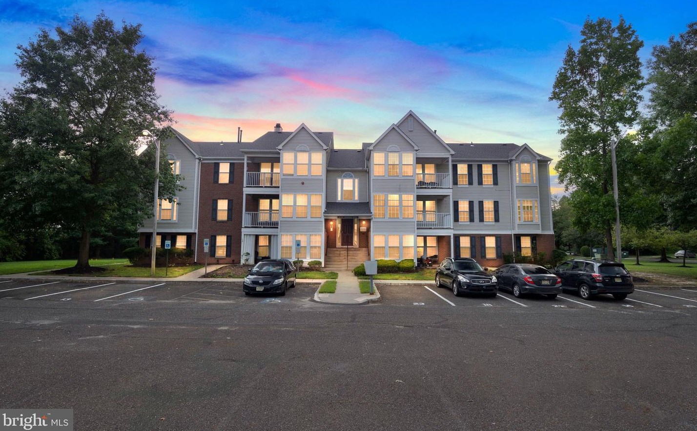 20 Kenwood Dr, Erial, NJ 08081