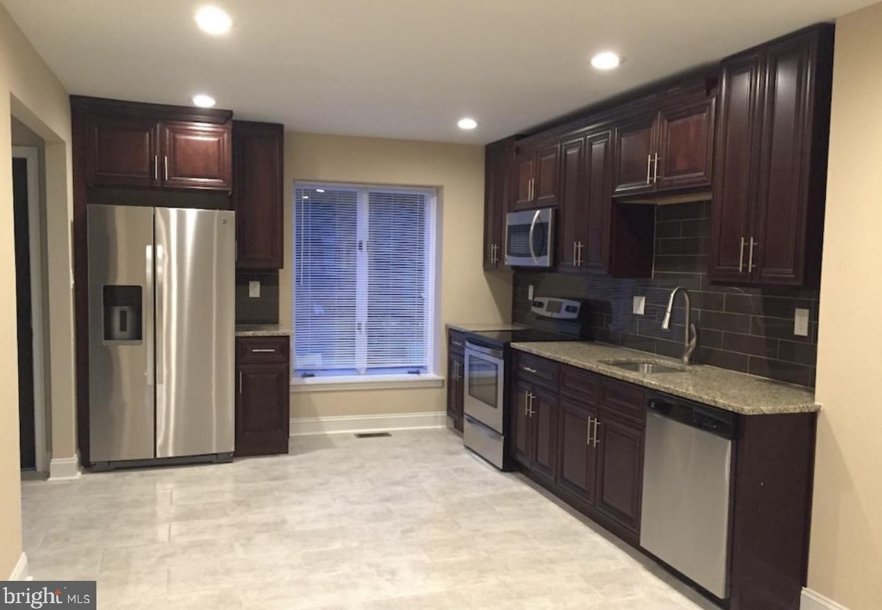219 Keats Ct, Erial, NJ 08081