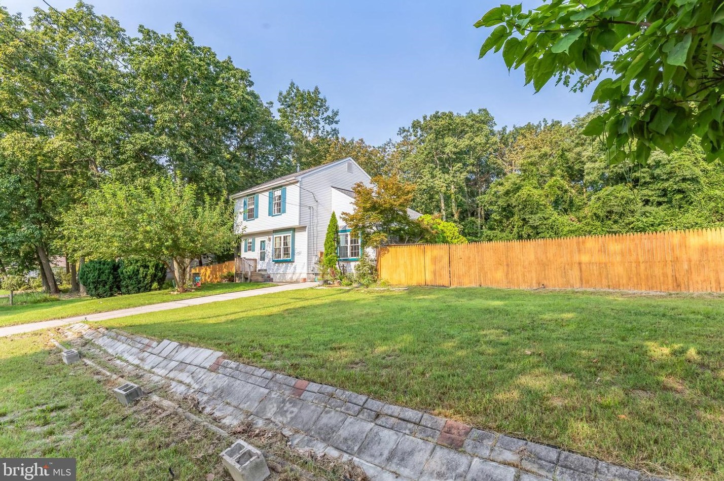 9 Walnut Ln, Pine Hill, NJ 08021