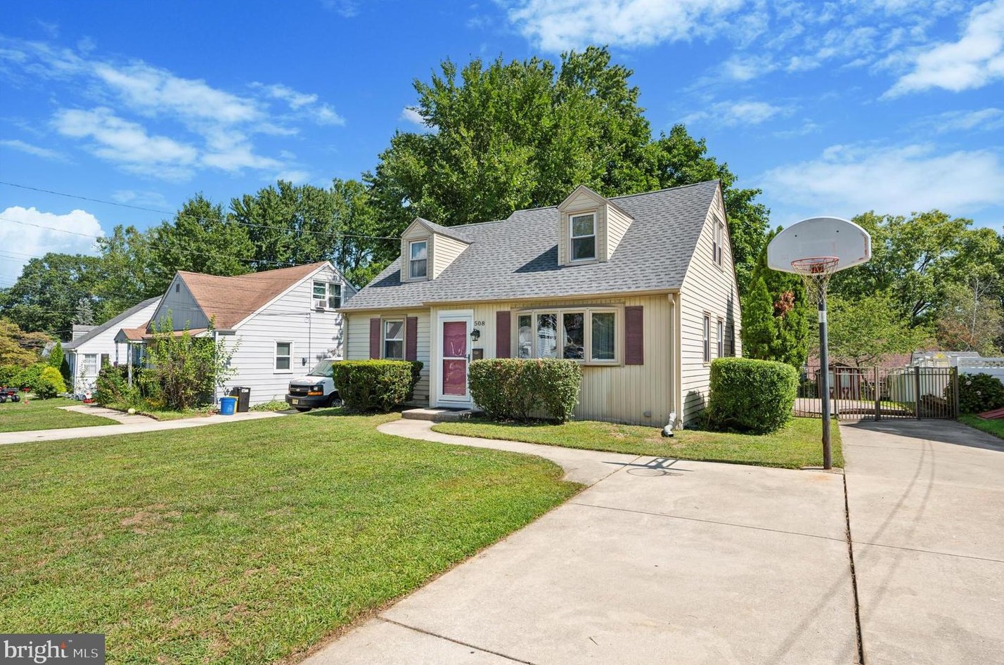 508 Charles Ave, Barrington, NJ 08007