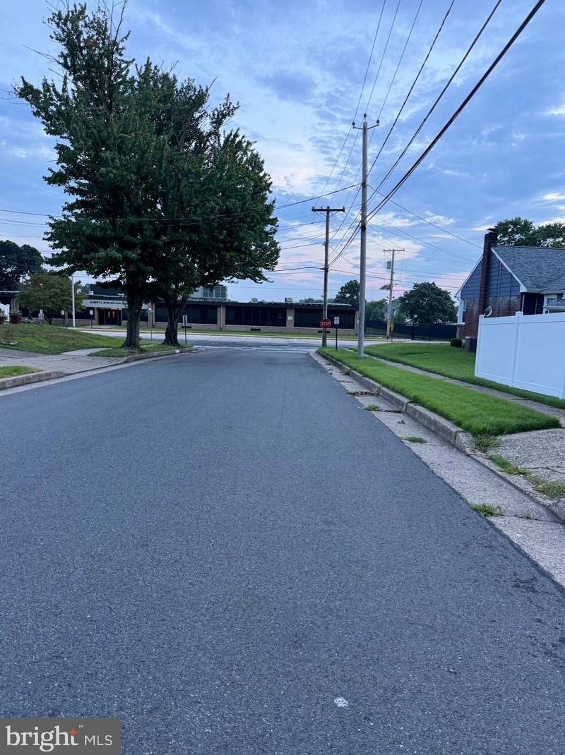 6865 Clark Ave, Camden, NJ 08110