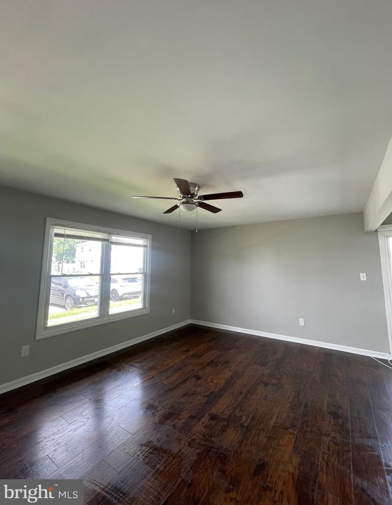 17 Linden Ct, Erial, NJ 08081