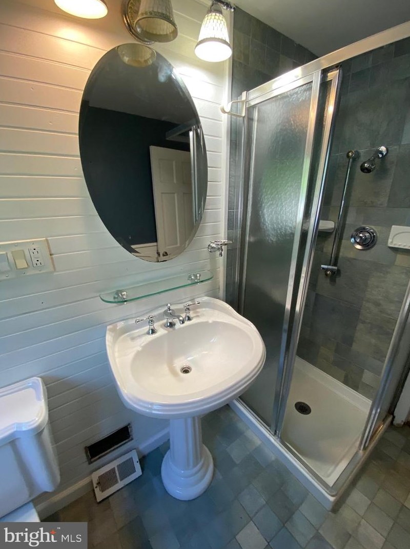 509 Strawbridge Ave, Camden NJ  08108-1814 exterior