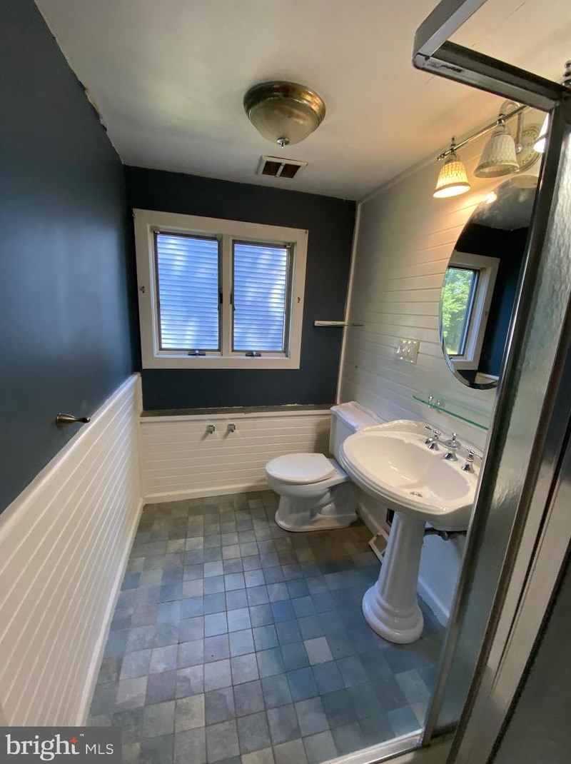 509 Strawbridge Ave, Camden NJ  08108-1814 exterior