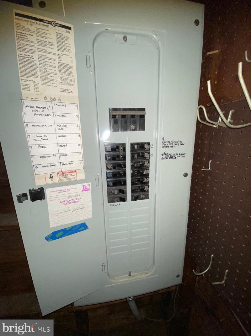 509 Strawbridge Ave, Camden NJ  08108-1814 exterior