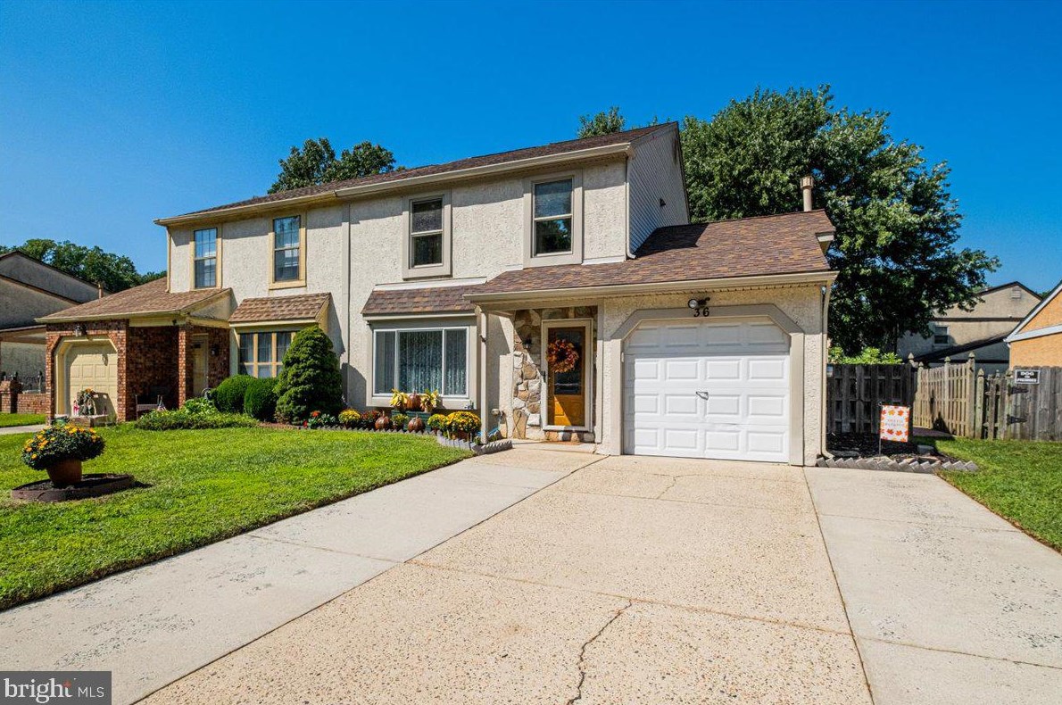 36 Christopher Rd, Franklin Township, NJ 08043