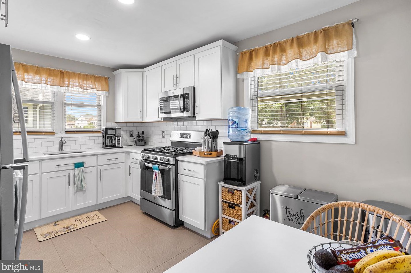 2633 Finlaw Ave, Camden NJ 08109-3117 exterior