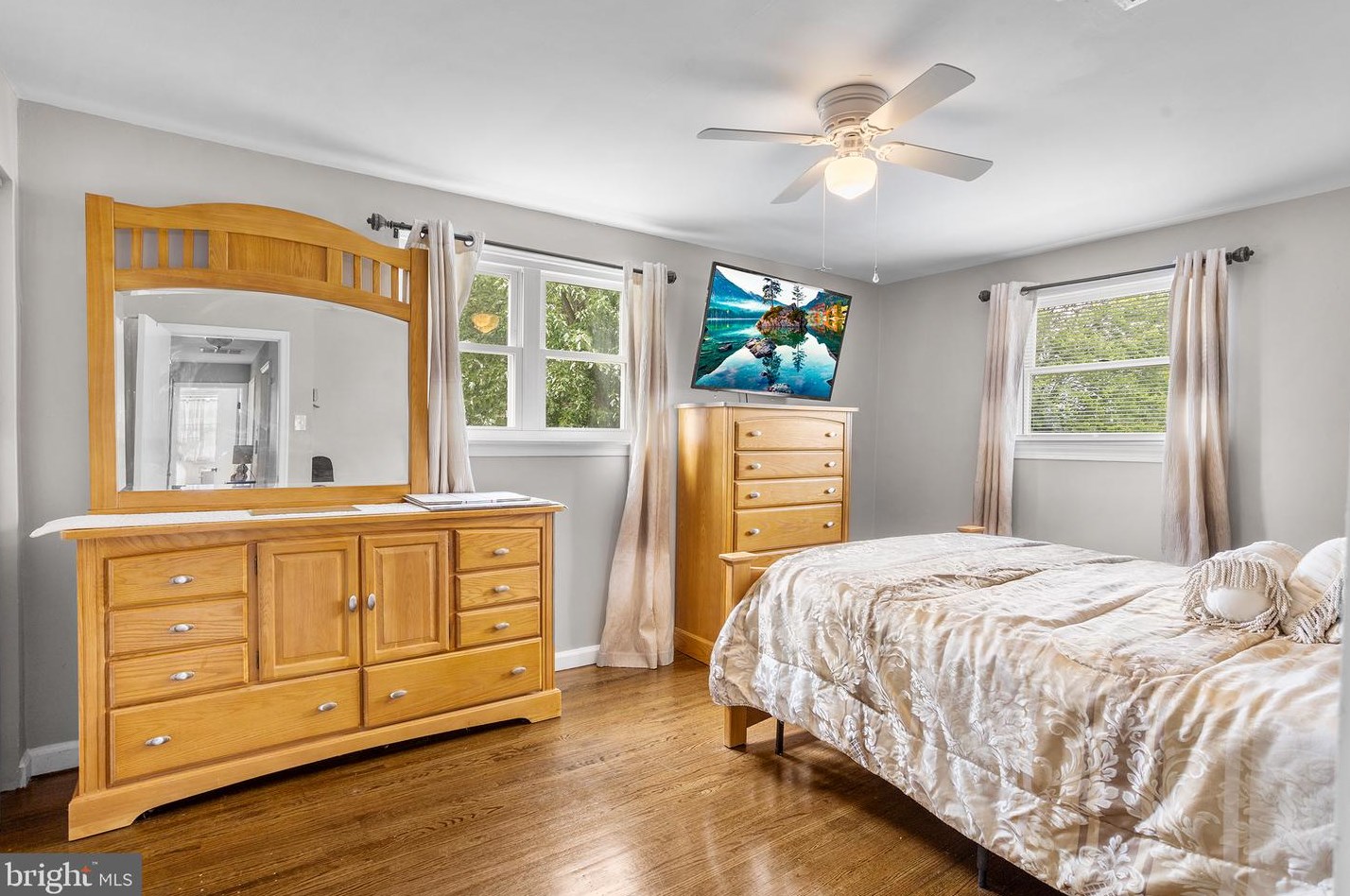 2633 Finlaw Ave, Camden NJ 08109-3117 exterior