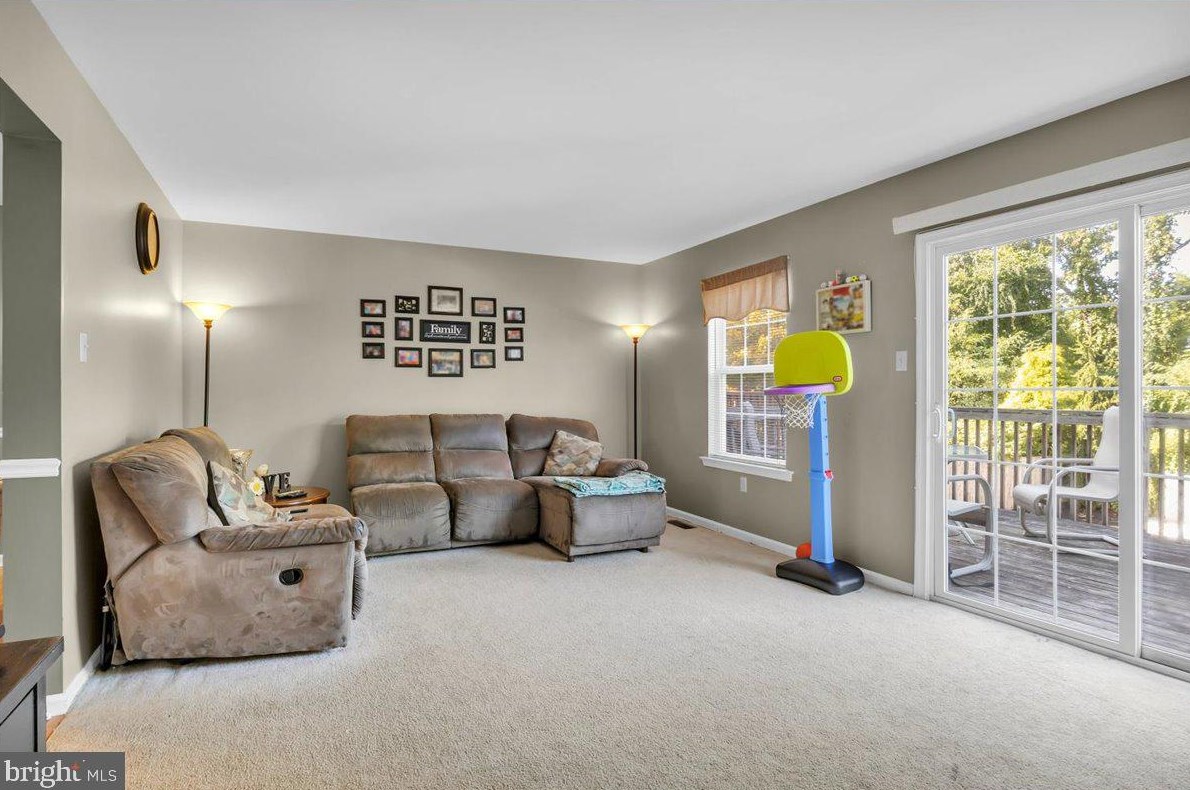 215 Hayes Mill Rd, Waterford Township, NJ 08004