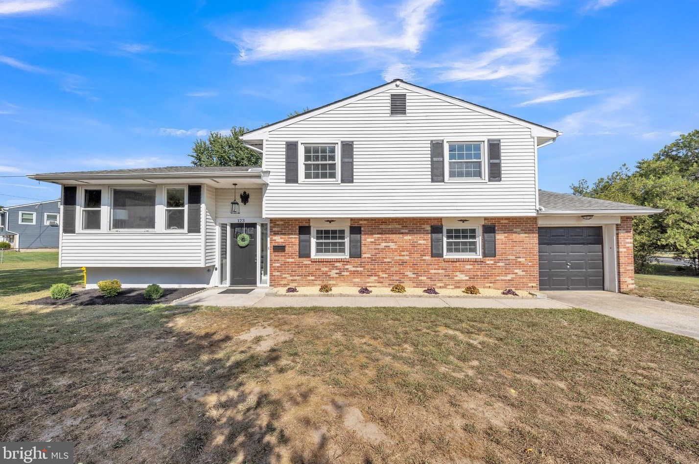 123 Hayes Mill Rd, Waterford Township, NJ 08004