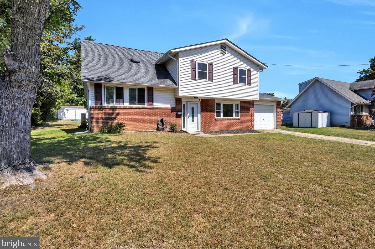 4 Chatham Rd, Gibbsboro, NJ 08026