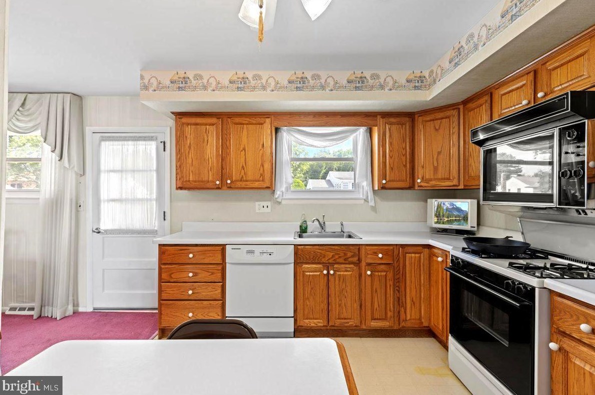 3 Duval Ct, Blenheim, NJ 08012