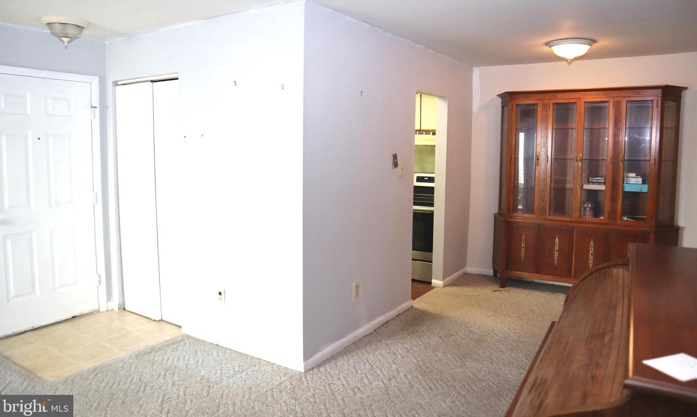 2015 Lucas Ln, Franklin Township, NJ 08043