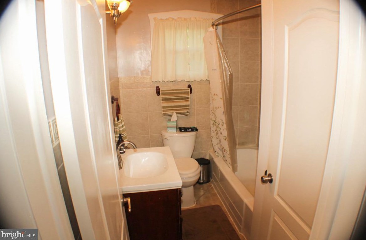 119 Reading Ave, Camden, NJ 08107