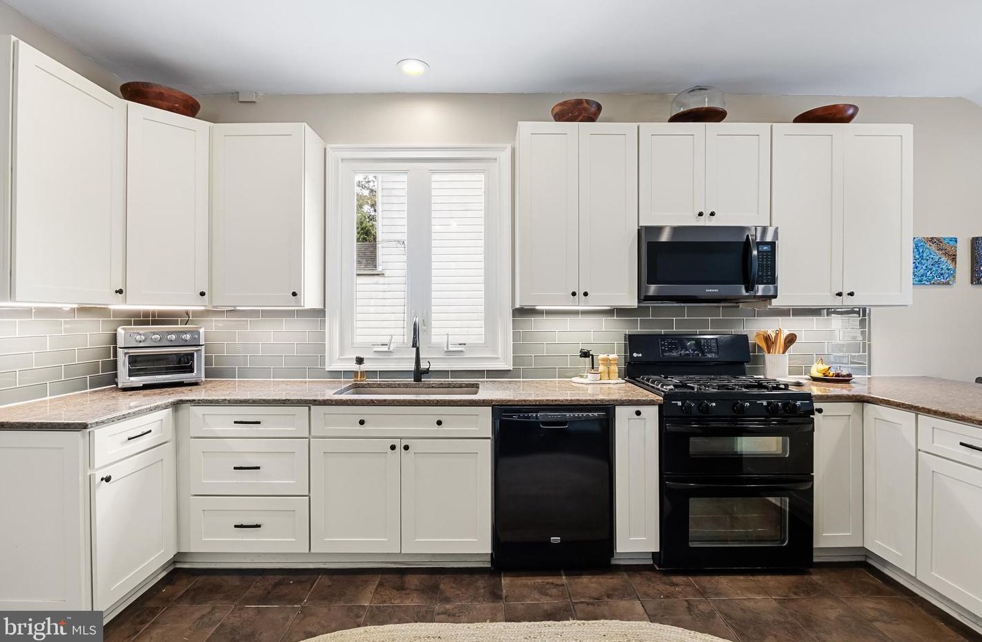 6348 Irving Ave, Camden NJ 08109-2419 exterior