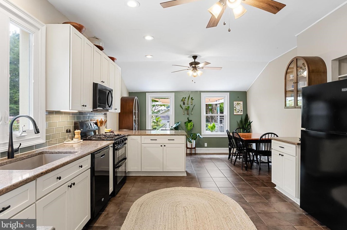 6348 Irving Ave, Camden NJ 08109-2419 exterior