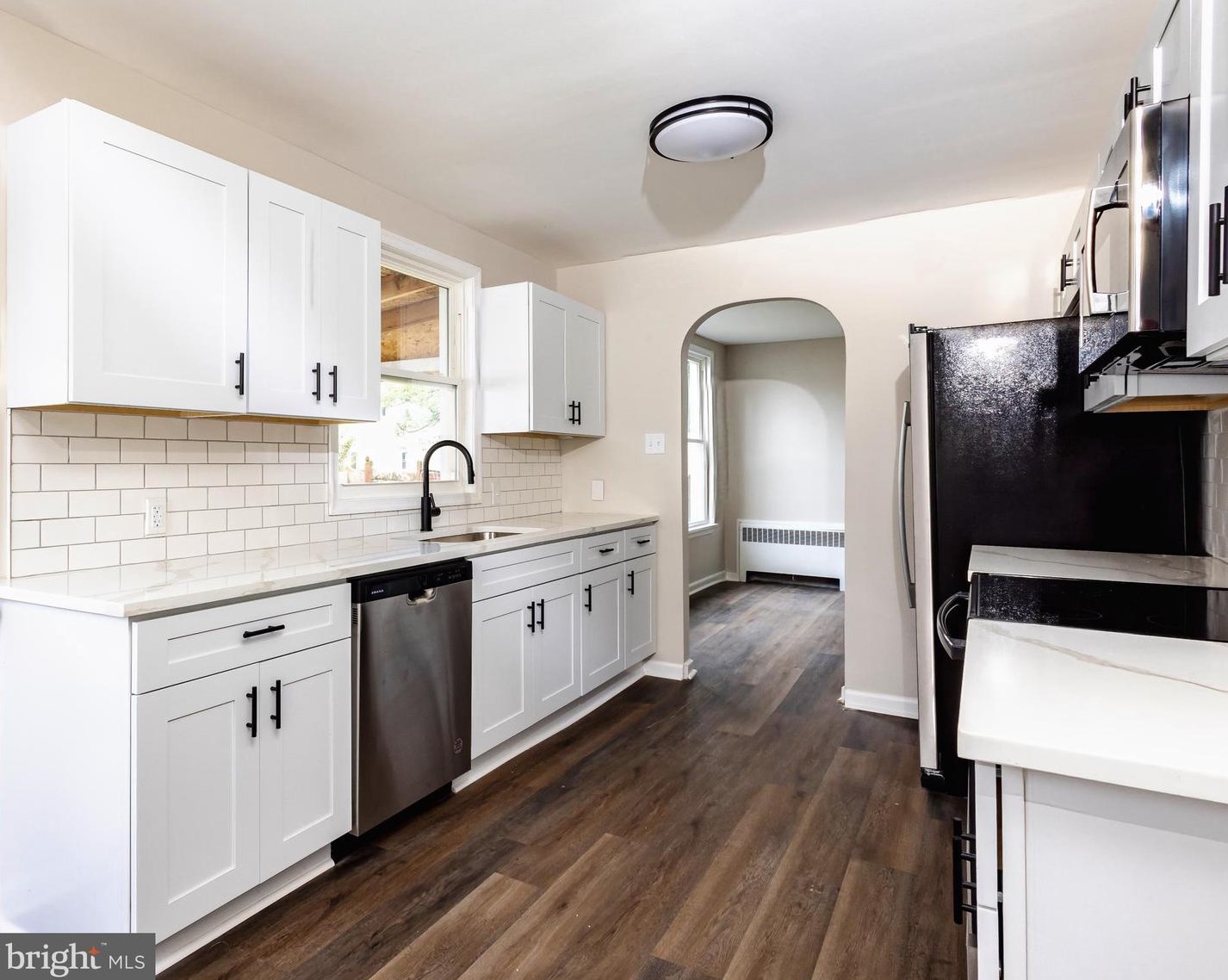 13 W Lake Ave, Blenheim, NJ 08012