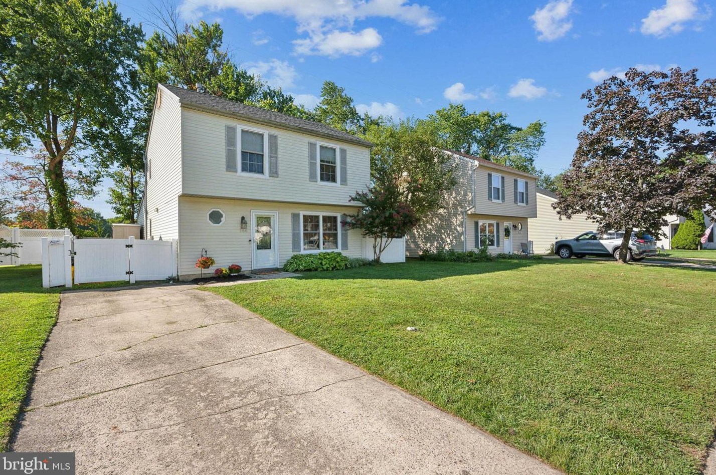 160 Peregrine Dr, Franklin Township, NJ 08043