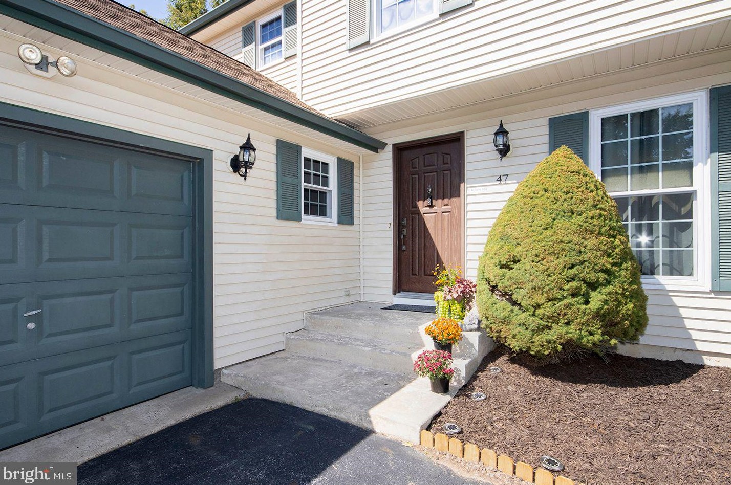 47 Nashua Dr, Erial, NJ 08081