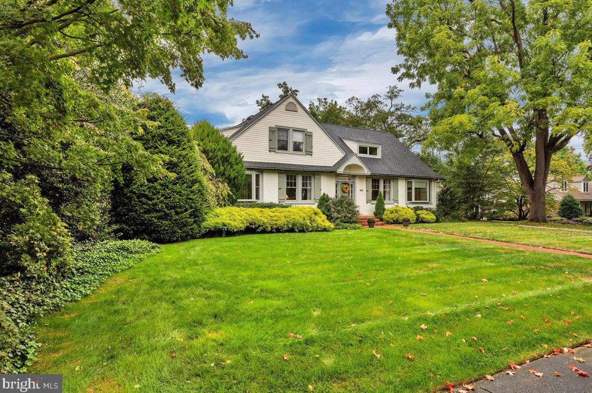316 Chews Landing Rd, Haddonfield, NJ 08033