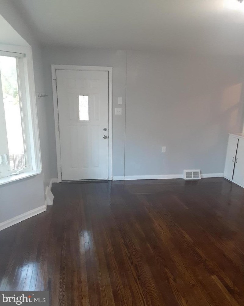 417 Walnut St #1, Camden, NJ 08106