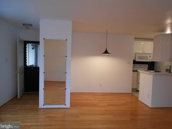 704 Britton Pl, Franklin Township, NJ 08043
