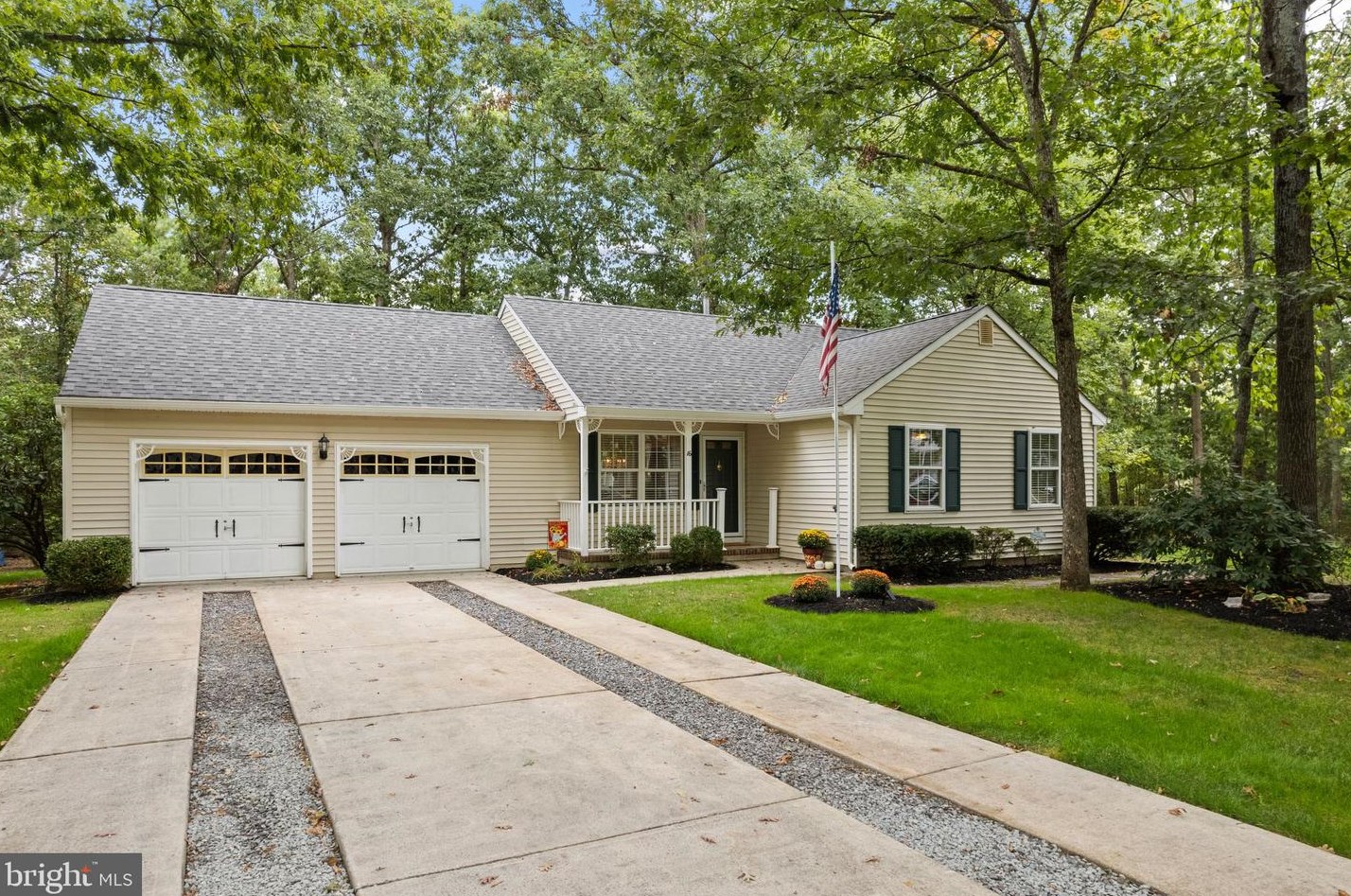 16 Spruce Ave, Elm, NJ 08037