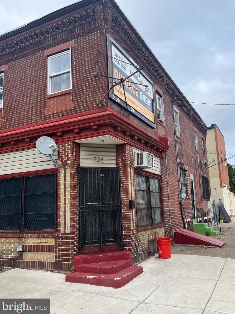 724 S 4th St, Camden, NJ 08103