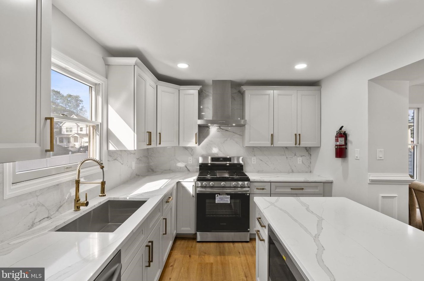 307 Cooper St, Camden NJ  08102-1116 exterior