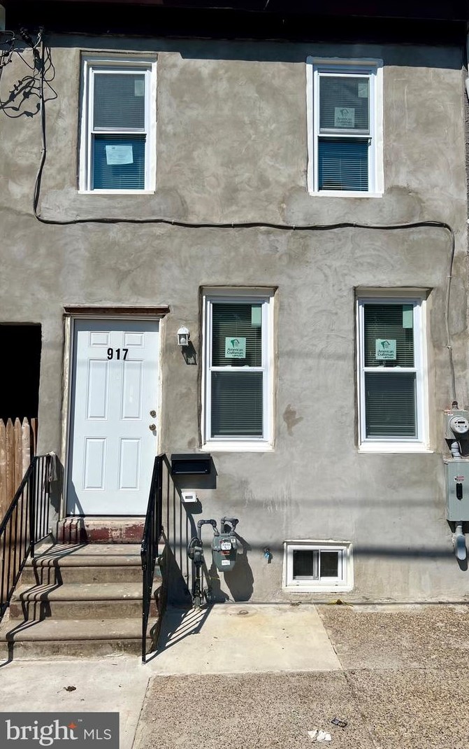 917 S 8th St, Camden, NJ 08103