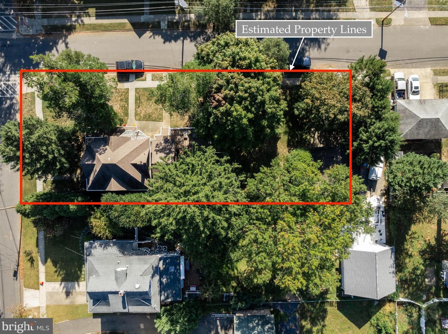 32 8th Ave, Haddon Heights, NJ 08035