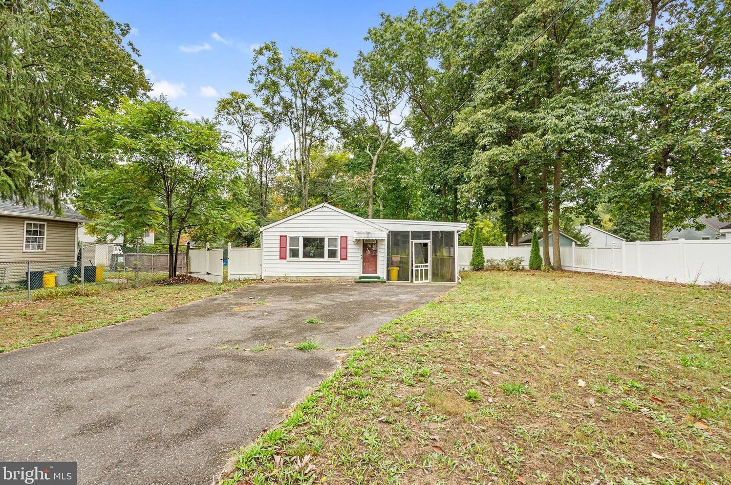 112 E 7th Ave, Pine Hill, NJ 08021