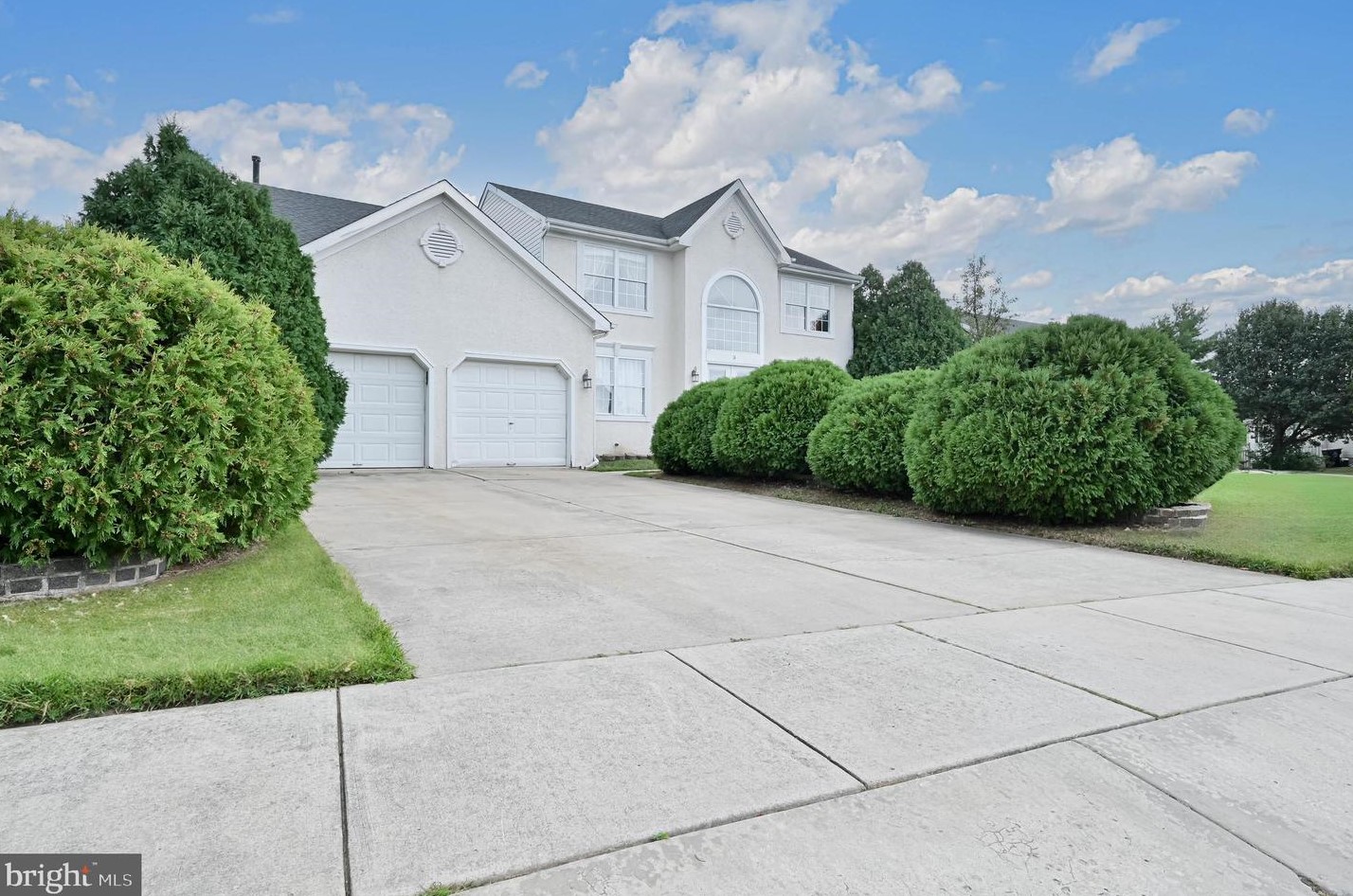 5 Crystal Ct, Erial, NJ 08081